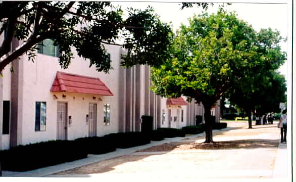 Quintard Manor in Chula Vista, CA - Building Photo - Building Photo