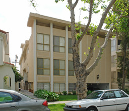 250 N Almont Dr in Beverly Hills, CA - Building Photo - Building Photo