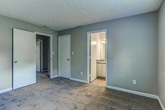 Meadow Crossing in Conyers, GA - Foto de edificio - Building Photo
