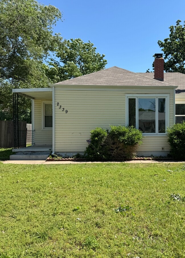 property at 2339 E Aloma St