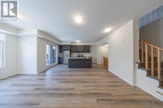 1695-1695 Dersan St in Pickering, ON - Building Photo - Building Photo