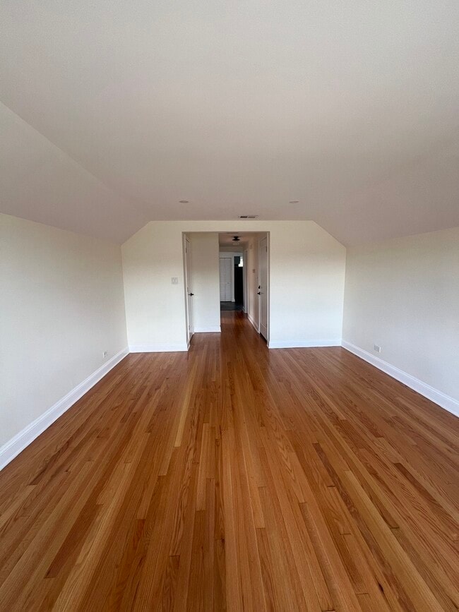 6040 S Kolmar Ave in Chicago, IL - Building Photo - Building Photo