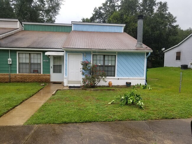 3986 Breezee Ct in Tallahassee, FL - Building Photo - Building Photo