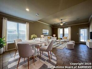 572 Saddle Back Trail in Cibolo, TX - Building Photo - Building Photo