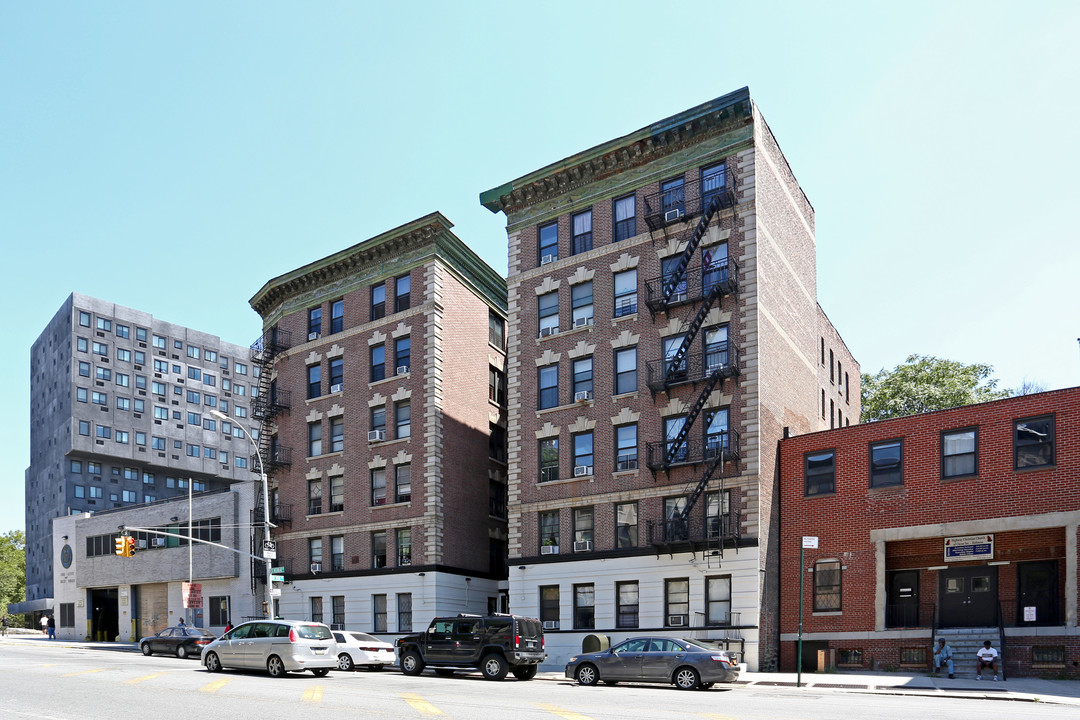 880 ST NICHOLAS AVE in New York, NY - Building Photo