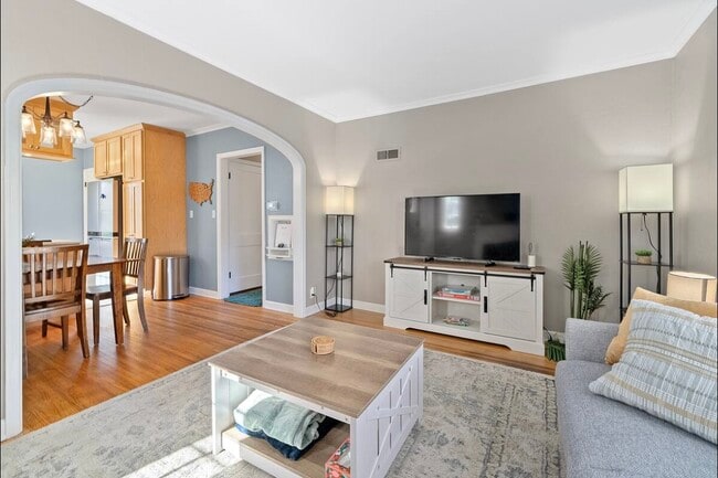 property at 2116 W 21st St