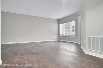44 Smock Ct in Englishtown, NJ - Building Photo - Building Photo