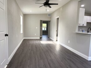 3133 Normandy Dr in Port Charlotte, FL - Foto de edificio - Building Photo