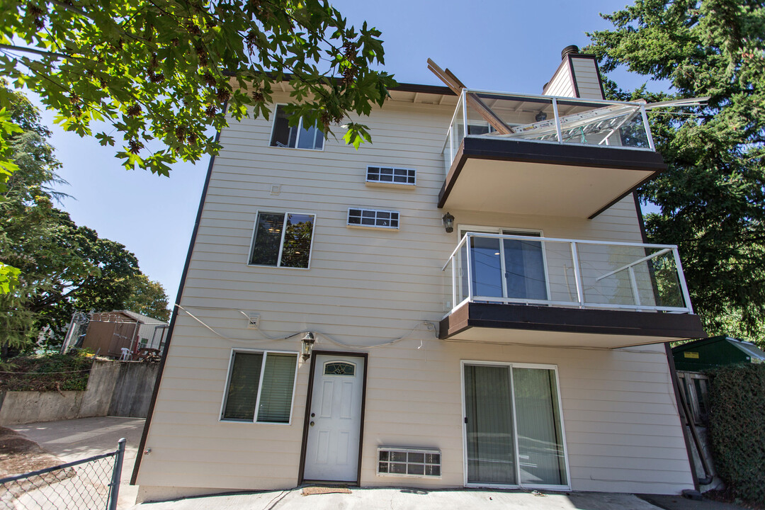 Troy Street Condominiums in Portland, OR - Building Photo