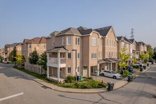 5 Regina Crt in Brampton, ON - Building Photo