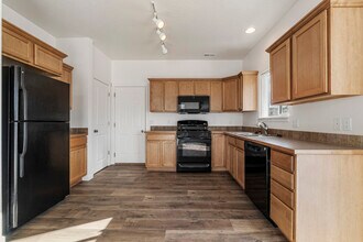 7761-7784 Wyeth Ct in Coeur d'Alene, ID - Building Photo - Building Photo