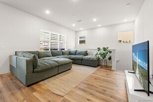 2055 Bravo Loop, Unit 3 in Chula Vista, CA - Building Photo