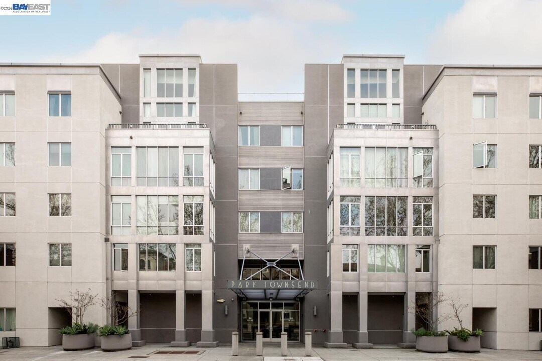 46 W Julian St in San Jose, CA - Building Photo