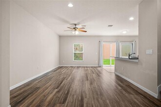 1875 Sommarie Wy in Tarpon Springs, FL - Building Photo - Building Photo