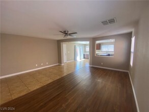 11061 Sundad St in Las Vegas, NV - Building Photo - Building Photo