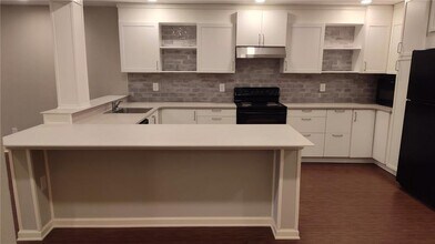 3095 Colonial Way in Chamblee, GA - Building Photo - Building Photo