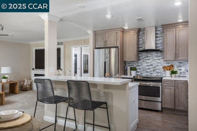 property at 1115 Oakmont Dr