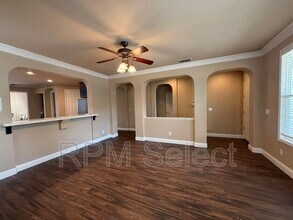 1899 Dawnelle Way in Sacramento, CA - Building Photo - Building Photo