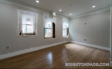 14 Mt Hood Rd in Boston, MA - Building Photo - Building Photo