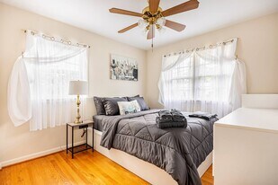 7527 Fairwood Ln in Falls Church, VA - Building Photo