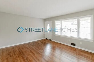 718 Park Rd in Pleasant Grove, AL - Foto de edificio - Building Photo