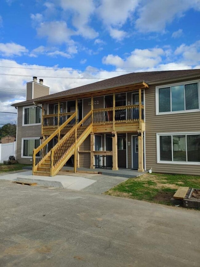 12102 Carriage Ct SE