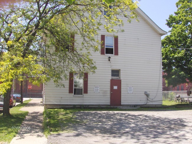 Newman Corners in Lakewood, OH - Building Photo - Building Photo