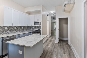 1345 N Maplewood Ave in Chicago, IL - Building Photo - Building Photo