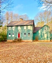 198 Deep Step Rd in Covington, GA - Building Photo