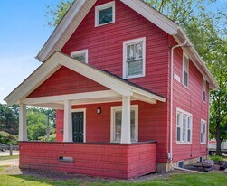 1318 Wilmot St in Ann Arbor, MI - Building Photo