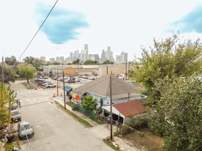 2303 Chestnut St in Houston, TX - Building Photo - Building Photo