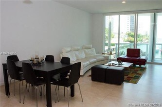 7914 Harbor Island Dr-Unit -102 in North Bay Village, FL - Building Photo - Building Photo