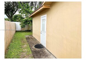 2449 NW 73rd Ave in Sunrise, FL - Building Photo