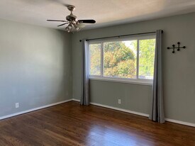 945 40th St, Unit D in Oakland, CA - Building Photo