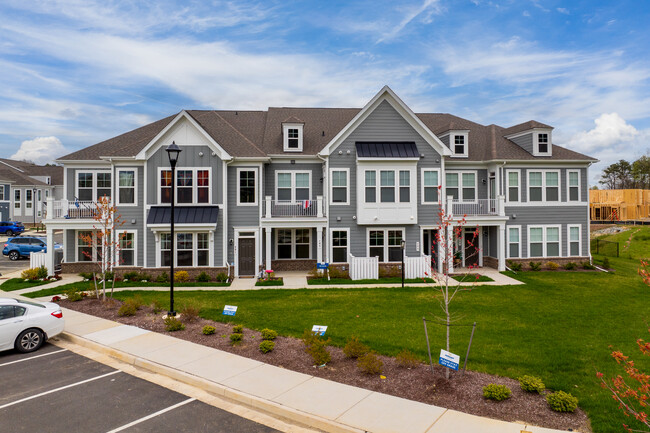 The Pointe at Twin Hickory in Glen Allen, VA - Building Photo - Building Photo