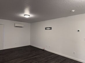 275 Stockton Ave in Umatilla, OR - Foto de edificio - Building Photo