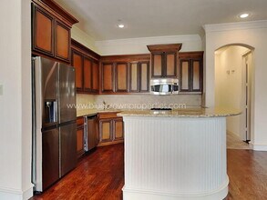 4037 Winsor Dr in Farmers Branch, TX - Building Photo - Building Photo