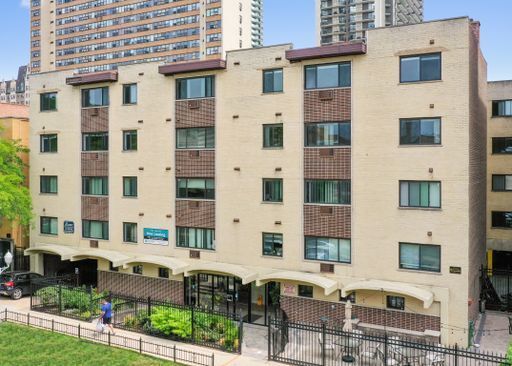 property at 6001 N Kenmore Ave