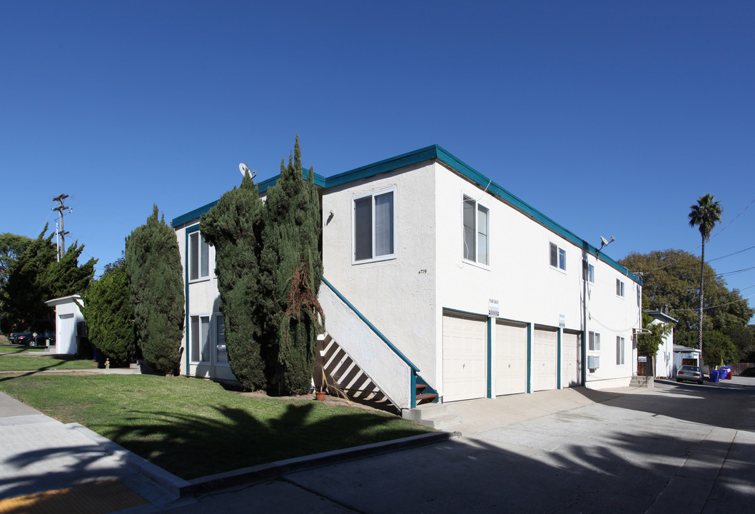 4775-4777 Lamont St in San Diego, CA - Building Photo