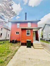 2318 Indiana Way NE in Canton, OH - Foto de edificio - Building Photo