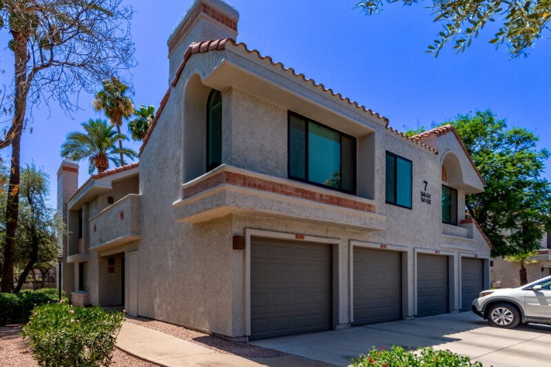 10055 E Mountainview Lake Dr in Scottsdale, AZ - Building Photo