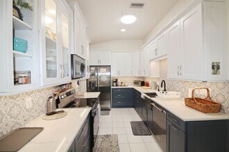 251 Vista Del Lago Way in Venice, FL - Foto de edificio - Building Photo