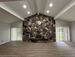 2081 Babcock Dr in Troy, MI - Building Photo - Building Photo