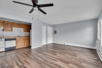 1595 E 2nd St in Scotch Plains, NJ - Building Photo - Building Photo