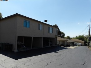 16011 Maubert Ave in San Leandro, CA - Building Photo - Building Photo