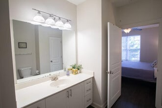 2212 Brisbane Woods Way in Cary, NC - Building Photo - Building Photo
