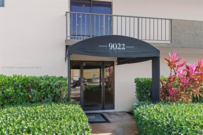 9022 NE 8th Ave in Miami Shores, FL - Building Photo - Building Photo