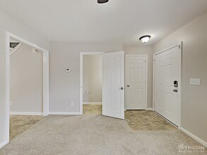 5428 Henderson Oaks Dr in Charlotte, NC - Building Photo - Building Photo