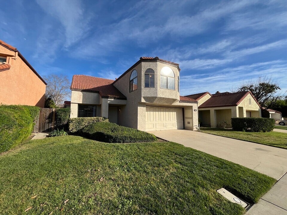 2362 Oak Haven Ave in Simi Valley, CA - Building Photo