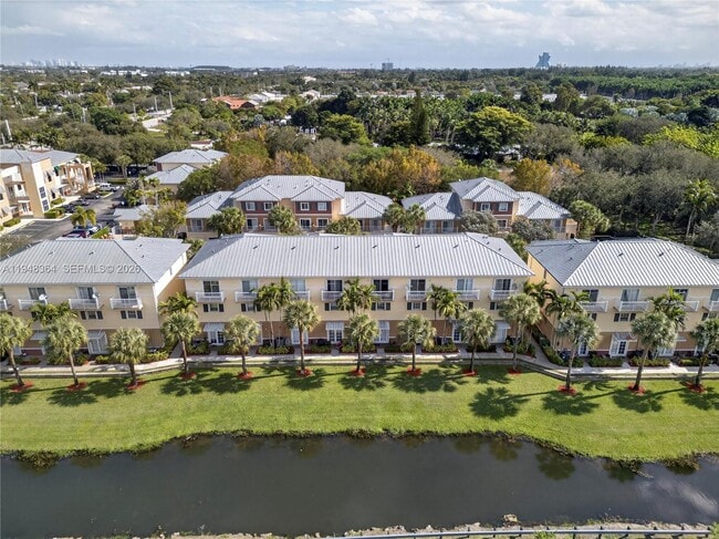 4645 SW 75th Way in Davie, FL - Building Photo - Building Photo